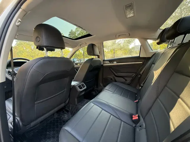 Volkswagen Lavida 2022 1.5L Auto Comfort Edition — Фото автомобиля 12