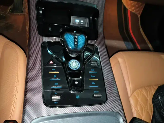 BYD Han — Фото автомобиля 13