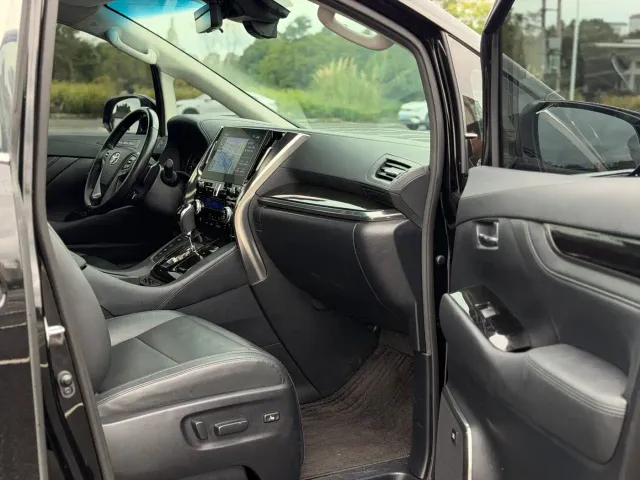 Toyota Vellfire — Фото автомобиля 15