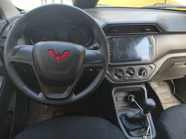 Wuling Hongguang — Фото автомобиля 12