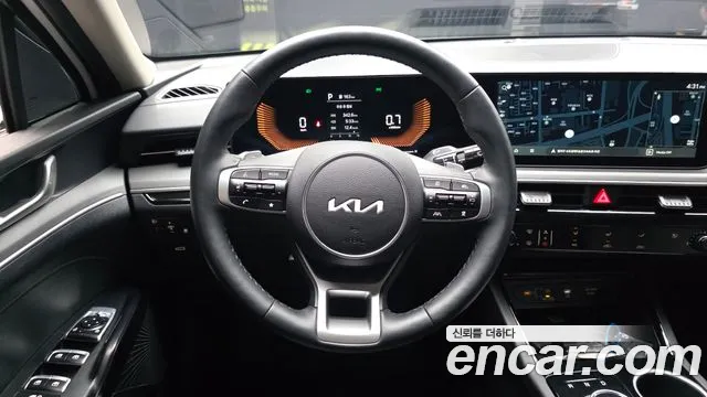 Kia K5 Новый K5 3 поколение 2.0 LPi(Для проката) — Фото автомобиля 13