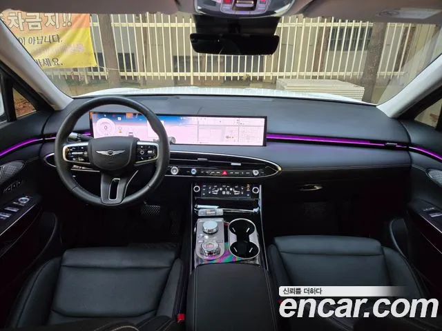 Genesis GV70 — Фото автомобиля 9