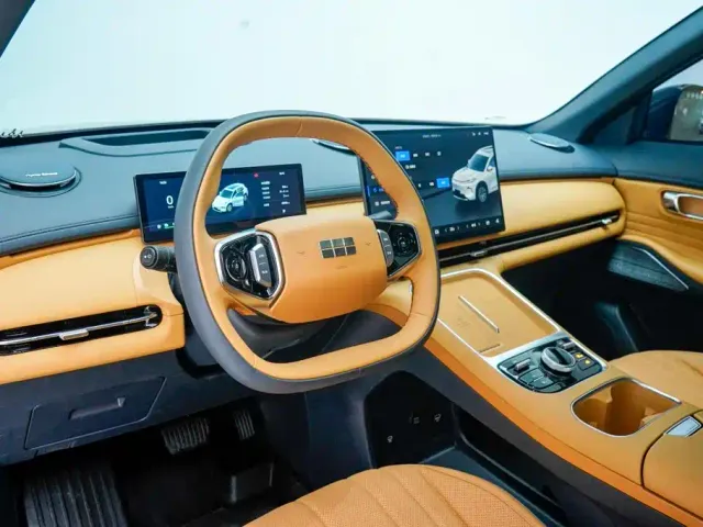 Geely Galaxy Starship 7 EM-i — Фото автомобиля 16