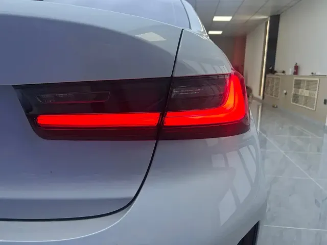 BMW 3 Series — Фото автомобиля 24