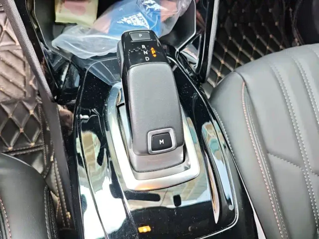 Peugeot 2008 — Фото автомобиля 10