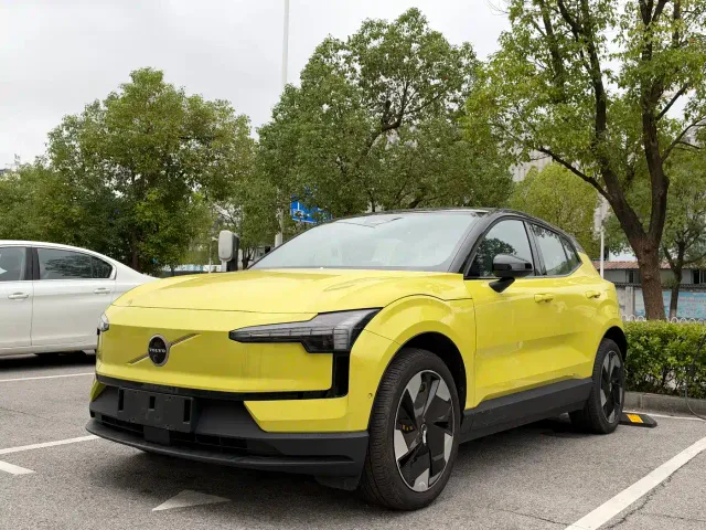 Фотография автомобиля — Volvo EX30