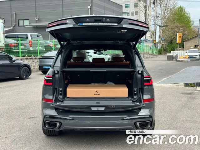 BMW X7 — Фото автомобиля 4