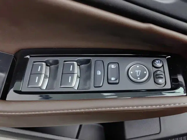 Honda Inspire Hybrid — Фото автомобиля 9