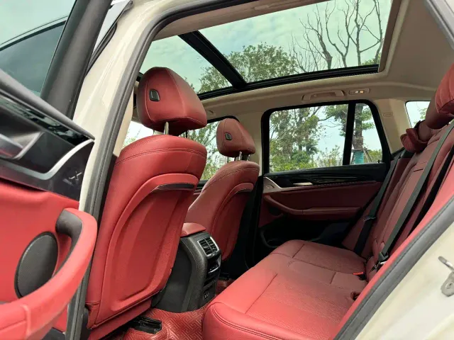BMW iX3 — Фото автомобиля 12