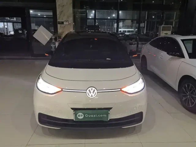 Volkswagen ID.3 — Фото автомобиля 2