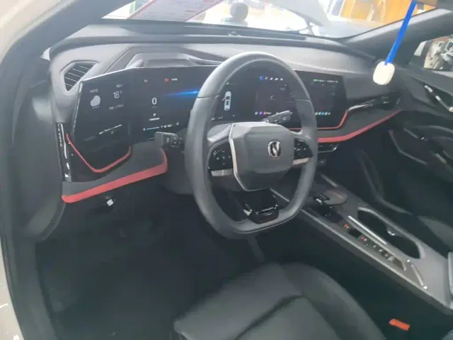Changan X5 Plus — Фото автомобиля 9