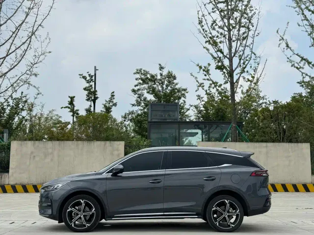 BYD Tang — Фото автомобиля 2