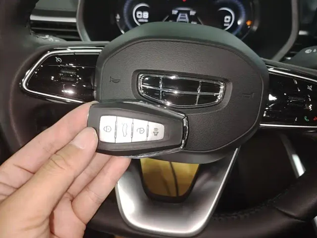 Geely Emgrand — Фото автомобиля 8