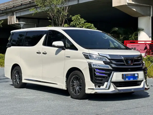 Toyota Vellfire — Фото автомобиля 3