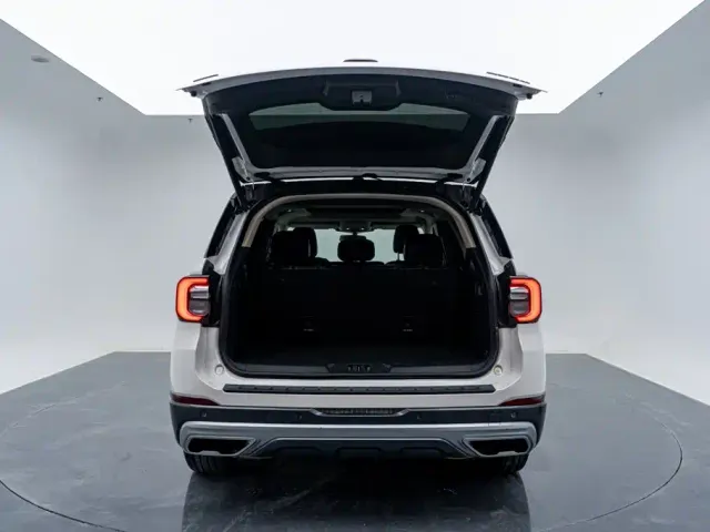 Ford Explorer — Фото автомобиля 9