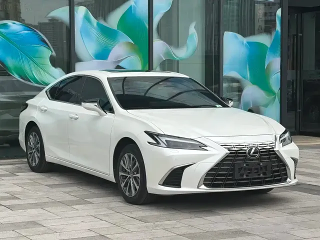 Lexus Lexus ES 2025 200 Ultimate Edition — Фото автомобиля 6