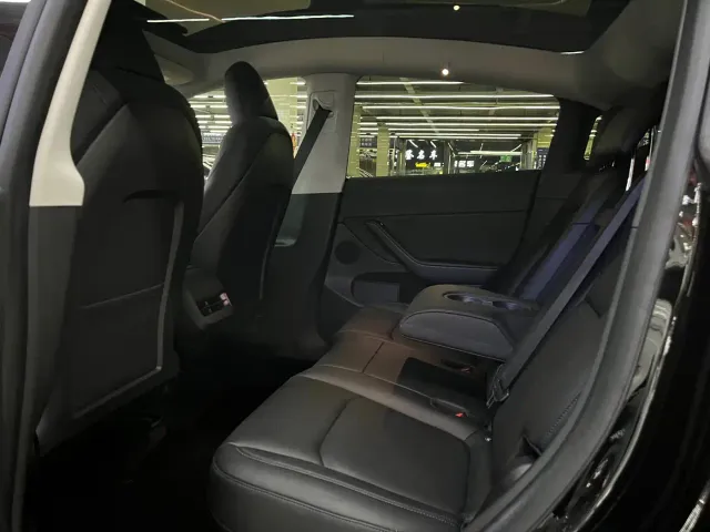 Tesla Model Y — Фото автомобиля 9