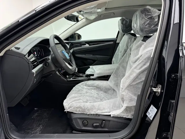Volkswagen Passat — Фото автомобиля 8