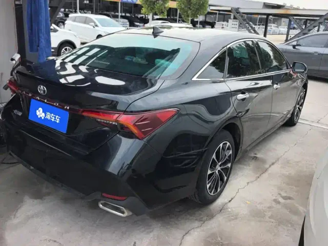 Toyota Avalon — Фото автомобиля 3