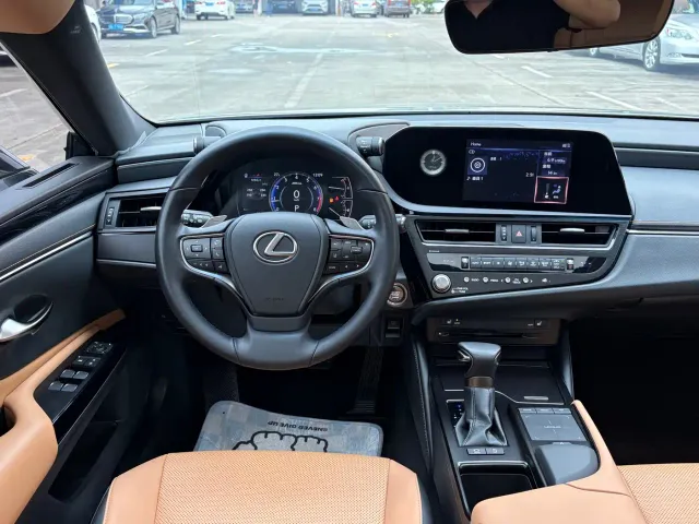 Lexus ES — Фото автомобиля 9