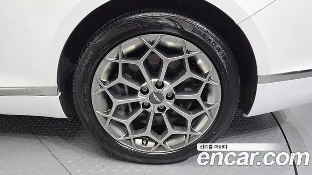 Genesis G80 Бензин 2.5 турбо AWD — Фото автомобиля 3
