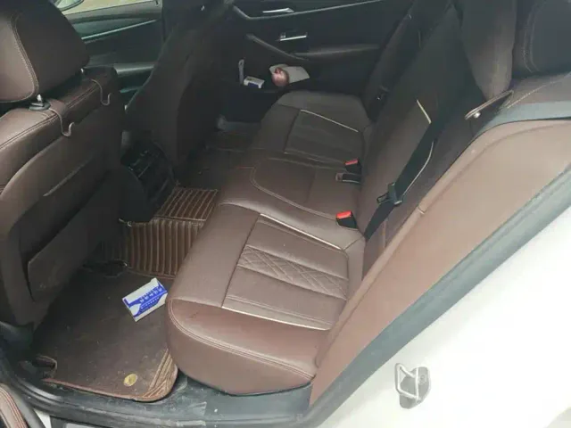 BMW 5 Series — Фото автомобиля 11