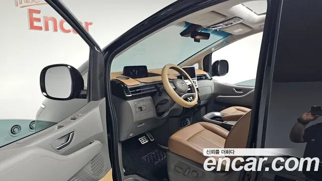 Hyundai Staria Staria Lounge 9 мест — Фото автомобиля 9