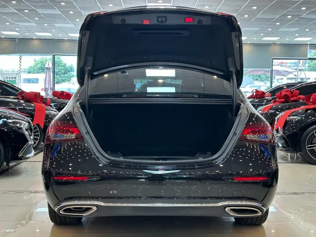 Mercedes-Benz E-Class — Фото автомобиля 17