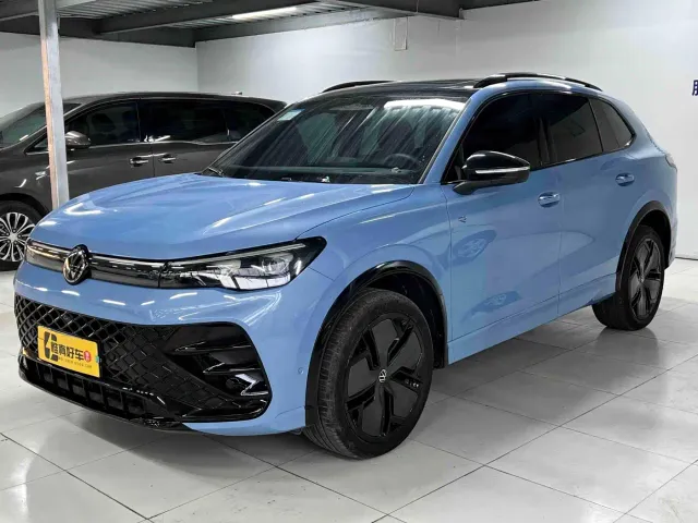 Фотография автомобиля — Volkswagen Tiguan L