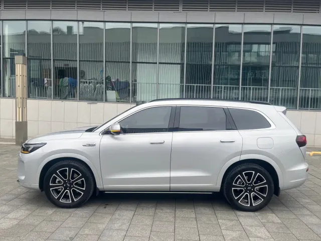 Aito M7 — Фото автомобиля 2