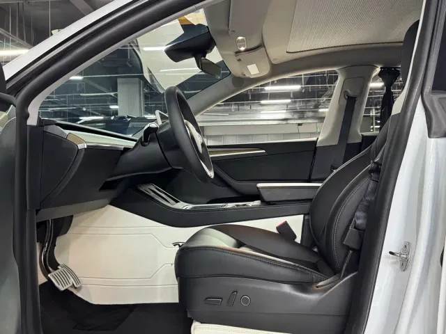 Tesla Model Y — Фото автомобиля 5