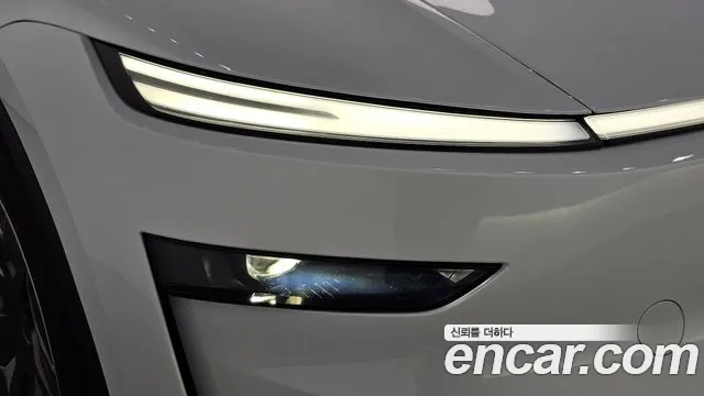 Tesla Model Y — Фото автомобиля 21