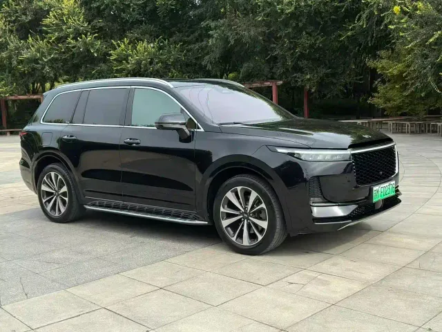 Li Auto ONE — Фото автомобиля 2