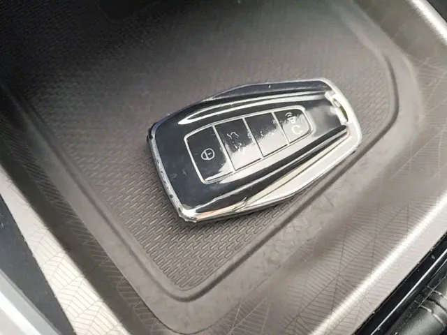 Geely Emgrand — Фото автомобиля 16