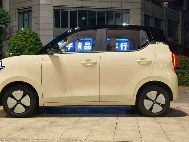 Wuling Hongguang Mini EV — Фото автомобиля 3