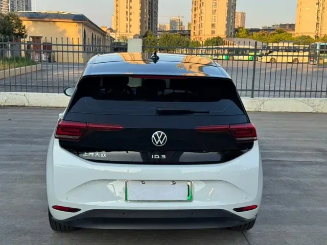 Volkswagen ID.3 — Фото автомобиля 12