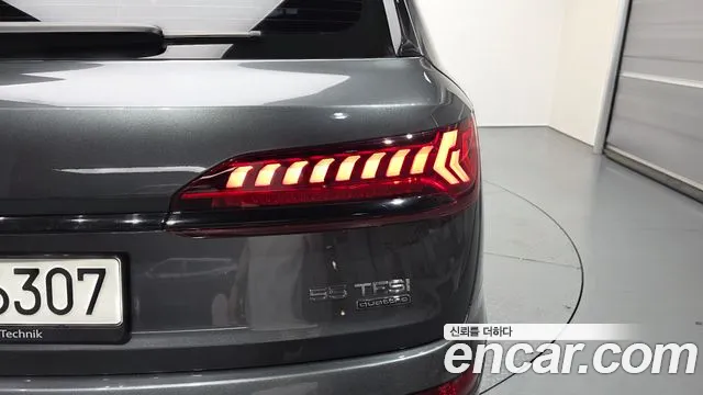 Audi Q7 — Фото автомобиля 22