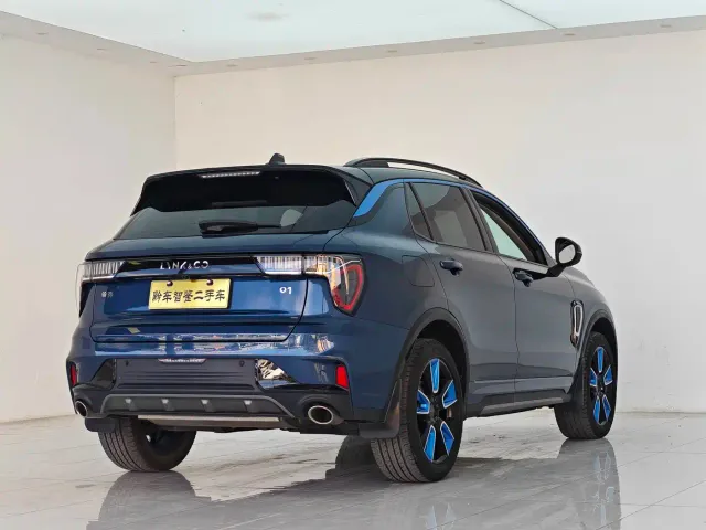 Lynk & Co 01 — Фото автомобиля 6