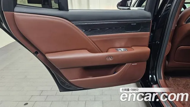 Genesis G90 Бензин 3.5 турбо AWD — Фото автомобиля 23
