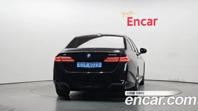 BMW i5 — Фото автомобиля 4