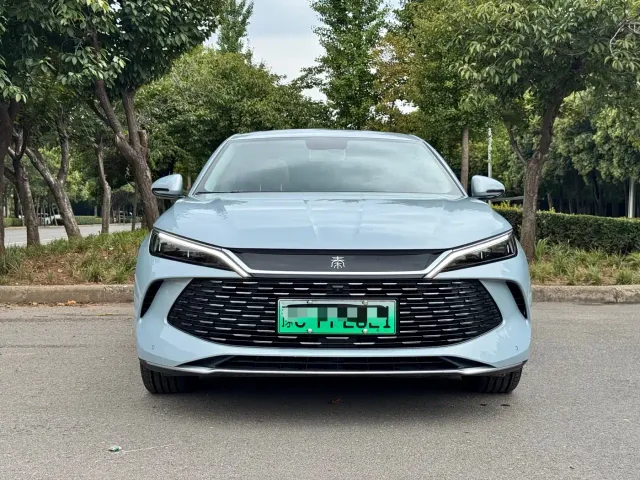 Фотография автомобиля — BYD Qin L