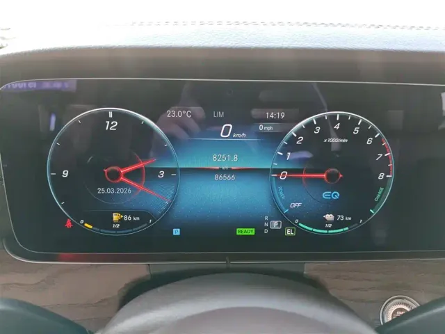 Mercedes-Benz E-Class — Фото автомобиля 11