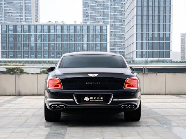 Bentley Flying Spur — Фото автомобиля 5