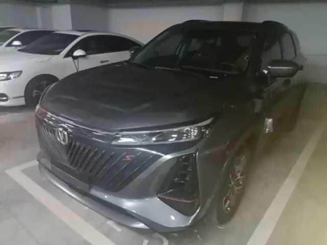 Фотография автомобиля — Changan CS75 Plus