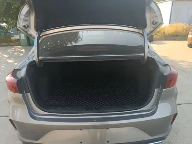 Changan Eado — Фото автомобиля 18