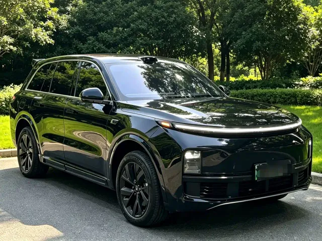 Li Auto L8 — Фото автомобиля 4