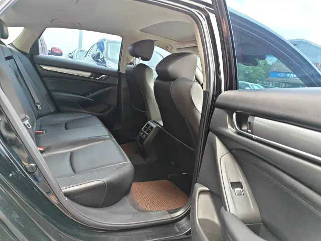 Honda Accord — Фото автомобиля 15