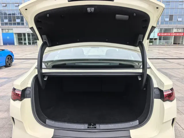 BYD Qin L — Фото автомобиля 12