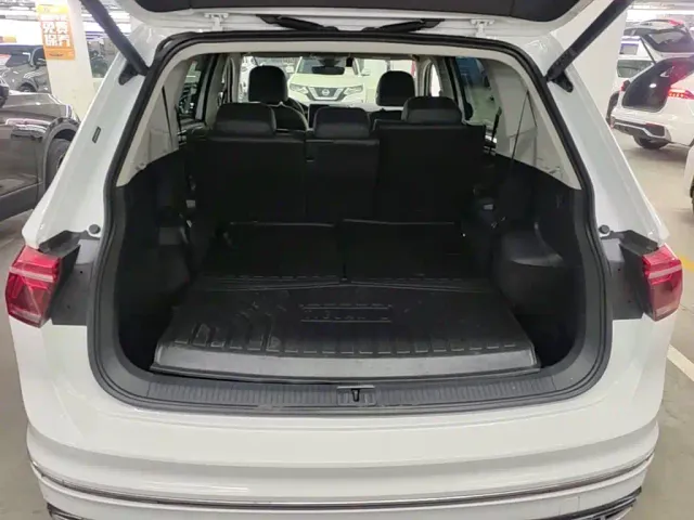 Volkswagen Tiguan L — Фото автомобиля 18