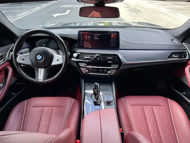 BMW 5 Series — Фото автомобиля 9